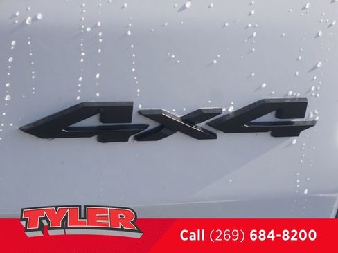 New 2026 RAM 1500 4x4 Crew Cab image 16