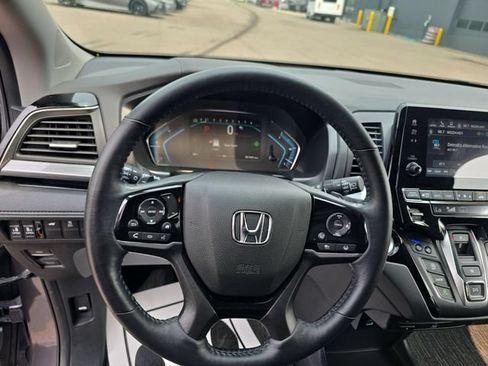 Used 2024 Honda Odyssey Elite image 14