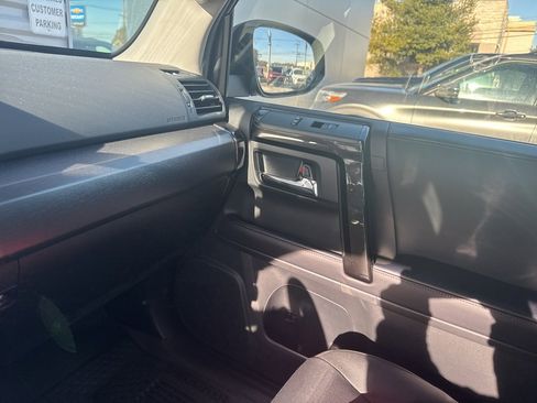 Used 2024 Toyota 4Runner TRD Off-Road Premium image 14