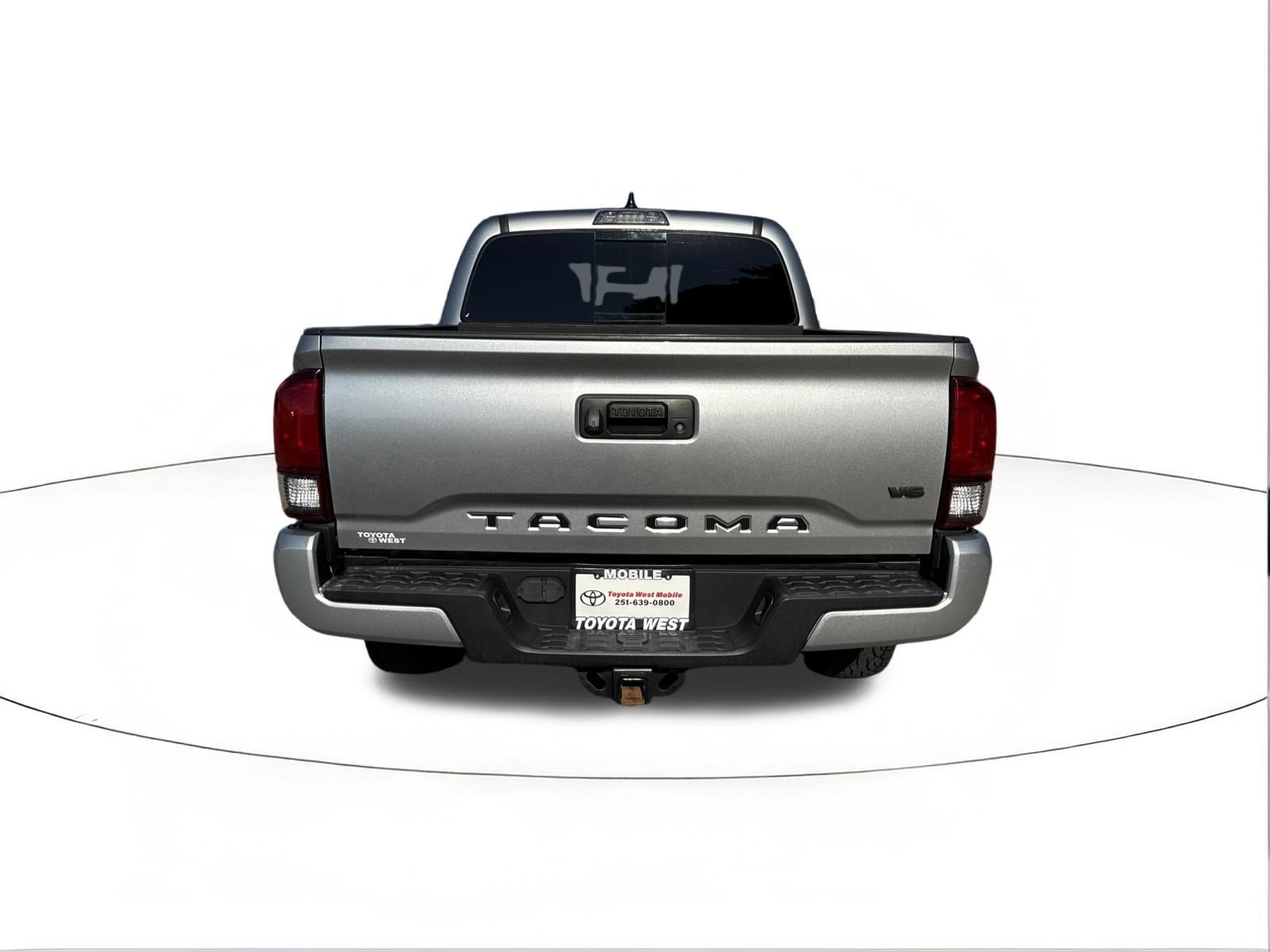 Used 2022 Toyota Tacoma SR5 w/ Technology Package RWD image 4