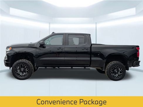Used 2023 Chevrolet Silverado 1500 RST image 2