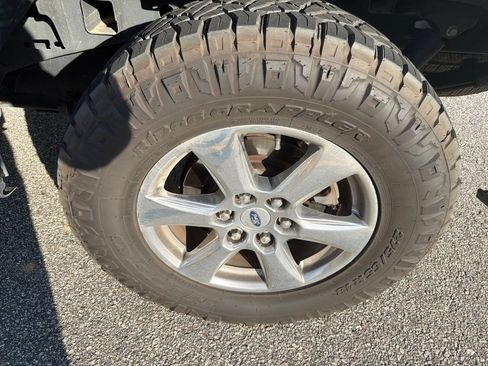 Used 2019 Ford F150 XLT w/ Equipment Group 302A Luxury RWD image 4