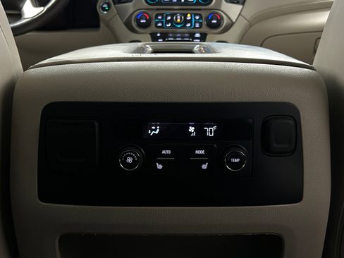 Used 2017 GMC Yukon XL Denali image 31