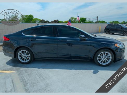 Used 2020 Ford Fusion SE FWD image 1