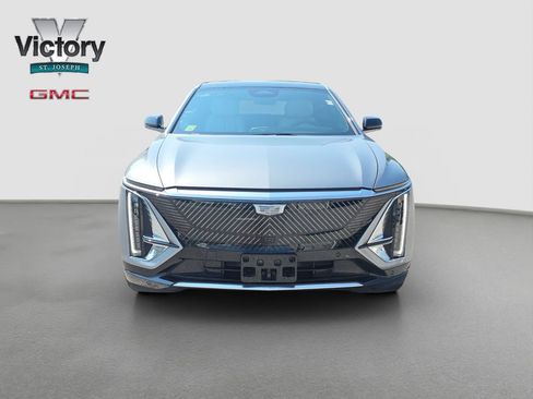 Used 2024 Cadillac Lyriq Luxury RWD image 2