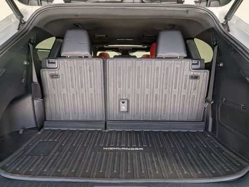 Used 2023 Toyota Highlander XSE FWD image 29
