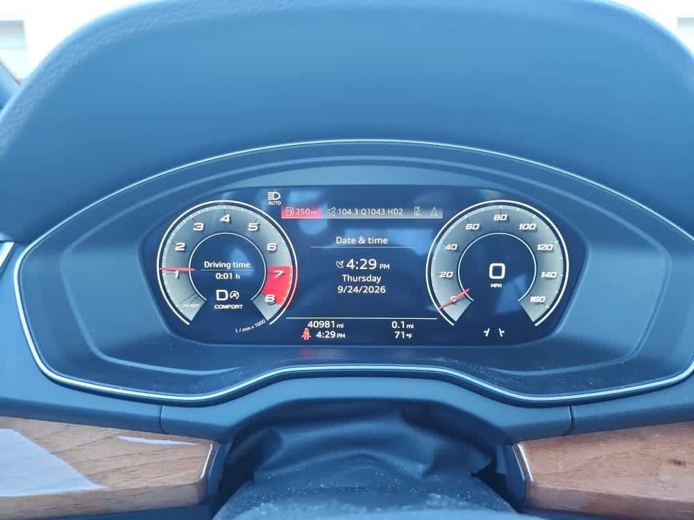 Used 2021 Audi Q5 Prestige w/ Prestige Package AWD/4WD image 3