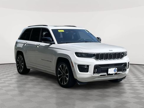 Used 2022 Jeep Grand Cherokee Overland w/ Adv Protech Group III AWD/4WD image 3