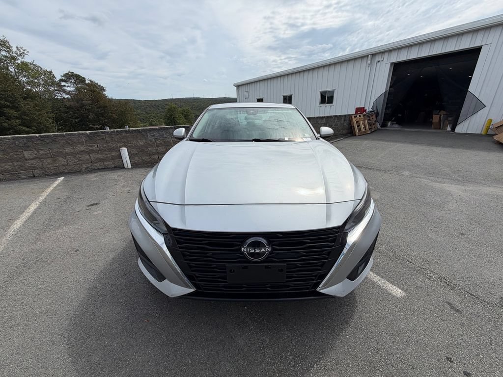 Used 2023 Nissan Altima 2.5 SV w/ SV Premium Package AWD/4WD image 8