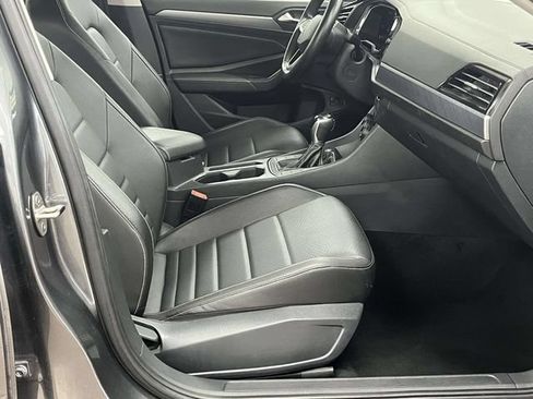 Used 2024 Volkswagen Jetta SE FWD image 25