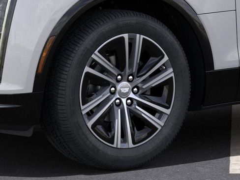 New 2025 Cadillac Lyriq Luxury w/ LPO, Floor Liner Package image 9