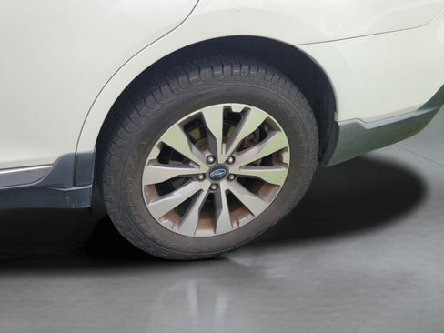 Used 2019 Subaru Outback 3.6R Touring w/ Popular Package #3A AWD/4WD image 26