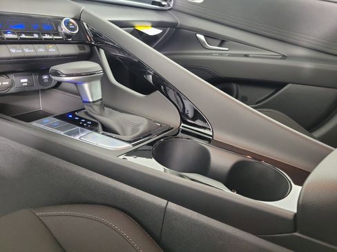 New 2025 Hyundai Elantra Blue image 19