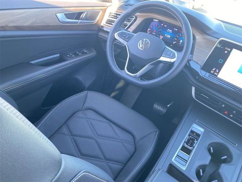 New 2026 Volkswagen Atlas SE image 10