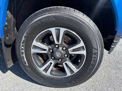 Used 2016 Toyota Tacoma TRD Sport w/ Premium & Technology Package AWD/4WD image 30