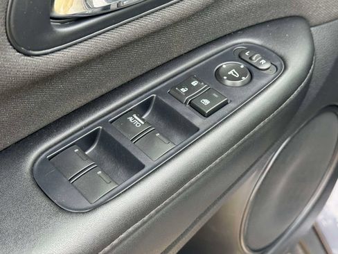 Used 2019 Honda HR-V LX image 15