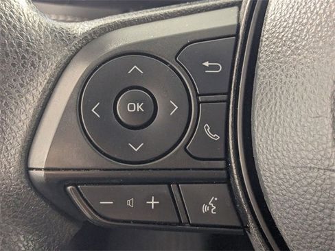 Used 2022 Toyota RAV4 LE image 12