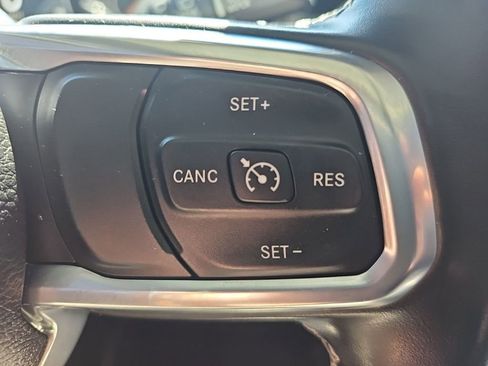 Certified 2022 Jeep Wrangler Unlimited Sahara AWD/4WD image 31
