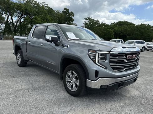 Used 2025 GMC Sierra 1500 SLT AWD/4WD image 2