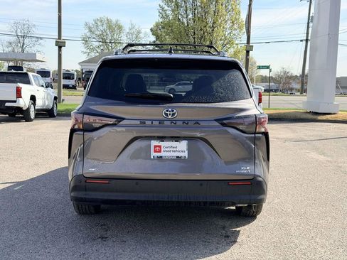 Certified 2024 Toyota Sienna XLE image 22