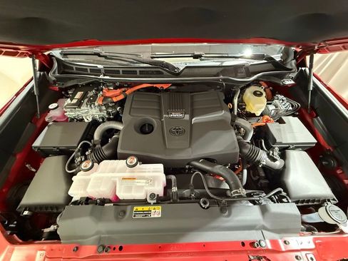 New 2026 Toyota Tundra Limited AWD/4WD image 10