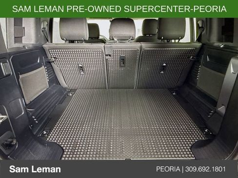 Used 2023 Land Rover Defender 110 image 25