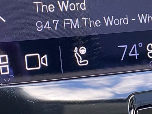 Used 2023 Volvo XC60 B5 Plus w/ Climate Package image 21