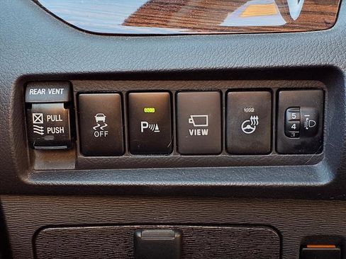 Used 2018 Toyota Sienna Limited Premium w/ Carpet Mat Package image 14