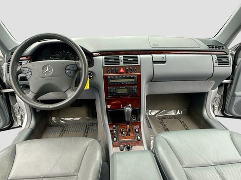 Used 2000 Mercedes-Benz E 430 4MATIC Sedan image 3
