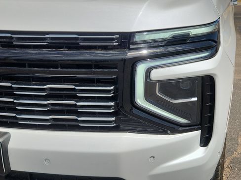 Used 2025 Chevrolet Tahoe High Country AWD/4WD image 6
