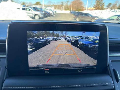 Used 2023 GMC Yukon XL AT4 image 32