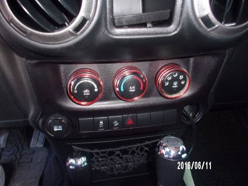 Used 2016 Jeep Wrangler Sport AWD/4WD image 19