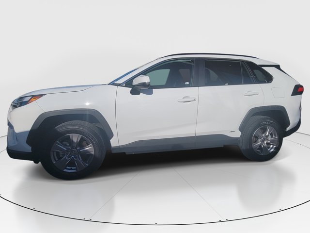 Used 2025 Toyota RAV4 XLE AWD/4WD image 4
