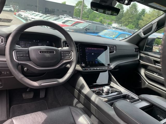 Certified 2024 Jeep Wagoneer Series II w/ Flexible Seating Group AWD/4WD image 18