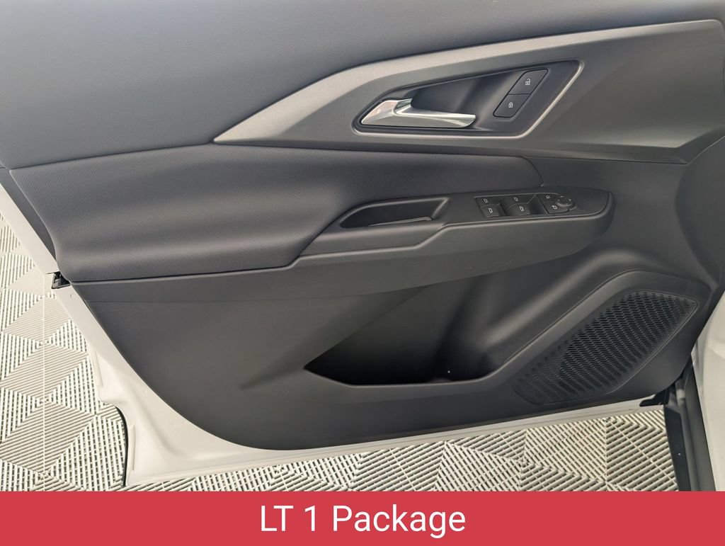 Certified 2026 Chevrolet Equinox EV LT FWD image 11