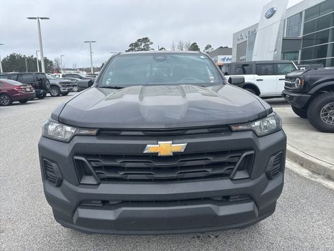 Used 2025 Chevrolet Colorado W/T w/ Advanced Trailering Package image 2