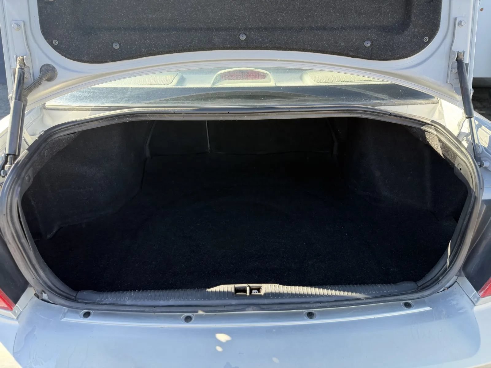Used 2005 Kia Optima LX FWD image 16