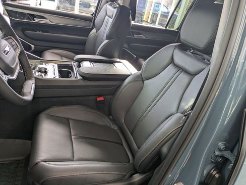 New 2026 Jeep Grand Wagoneer Limited image 18