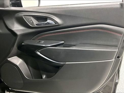 Used 2025 Chevrolet Trax RS image 29