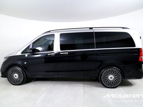 Used 2023 Mercedes-Benz Metris Passenger image 5