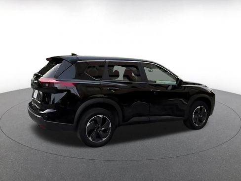 Used 2025 Nissan Rogue SV AWD/4WD image 15