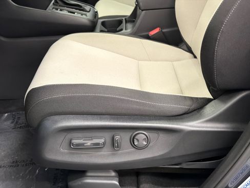 Used 2025 Honda CR-V EX image 16