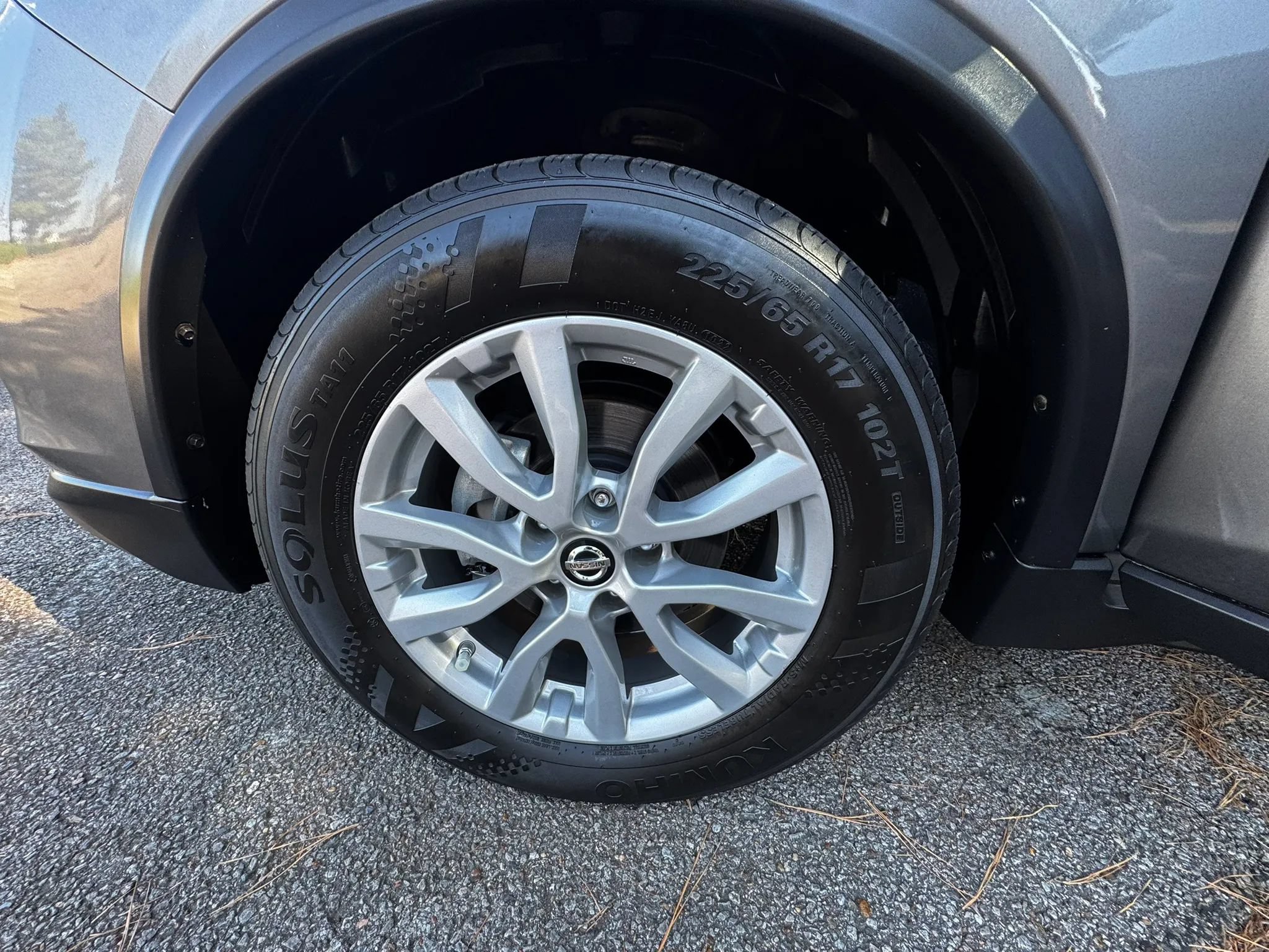 Used 2017 Nissan Rogue SV w/ SV Premium Package FWD image 28