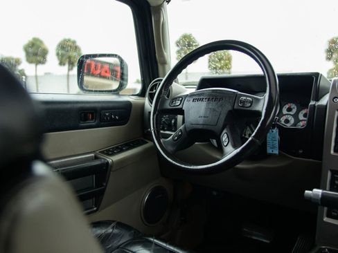 Used 2003 HUMMER H2 w/ Preferred Equipment Group AWD/4WD image 34