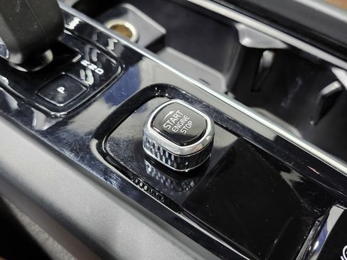 Used 2024 Volvo XC60 B5 Plus image 10