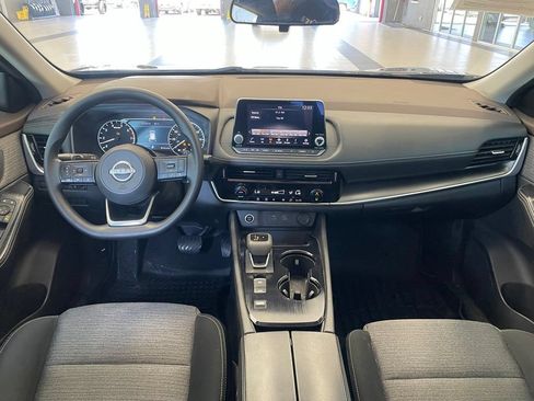 Certified 2022 Nissan Rogue SV FWD image 11