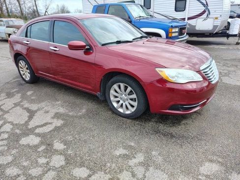 Used 2011 Chrysler 200 Touring image 2