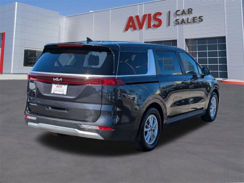Used 2024 Kia Carnival LX image 6