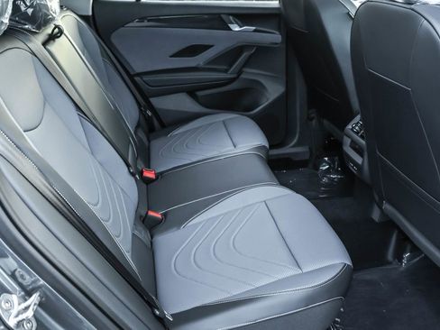 New 2026 Volkswagen Tiguan SE image 36