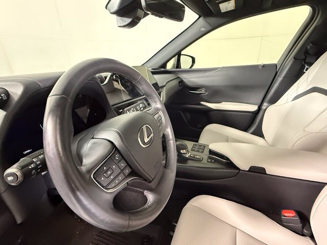 Used 2025 Lexus UX 300h FWD w/ Accessory Package (Z2) image 7